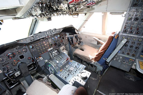 Boing747－200_cockpit_04