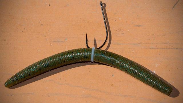 ワッキーリグの仕掛けの刺し方 付け方 使い方 釣りたいバス釣り日記