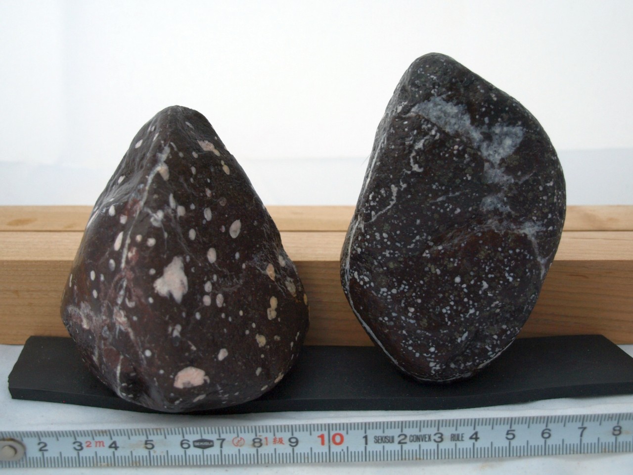 鑑賞石 真黒石 四万十川石 遠山石 鑑賞石 観賞石 銘石 水石 天然石