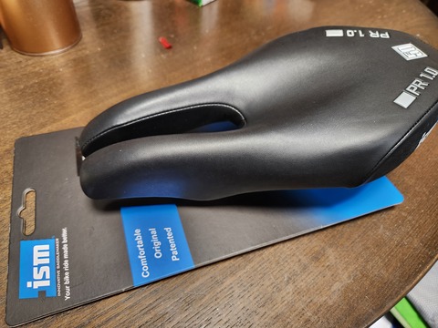 ism PR2.0サドル 使用感少 先月新購入しました 【公式通販】