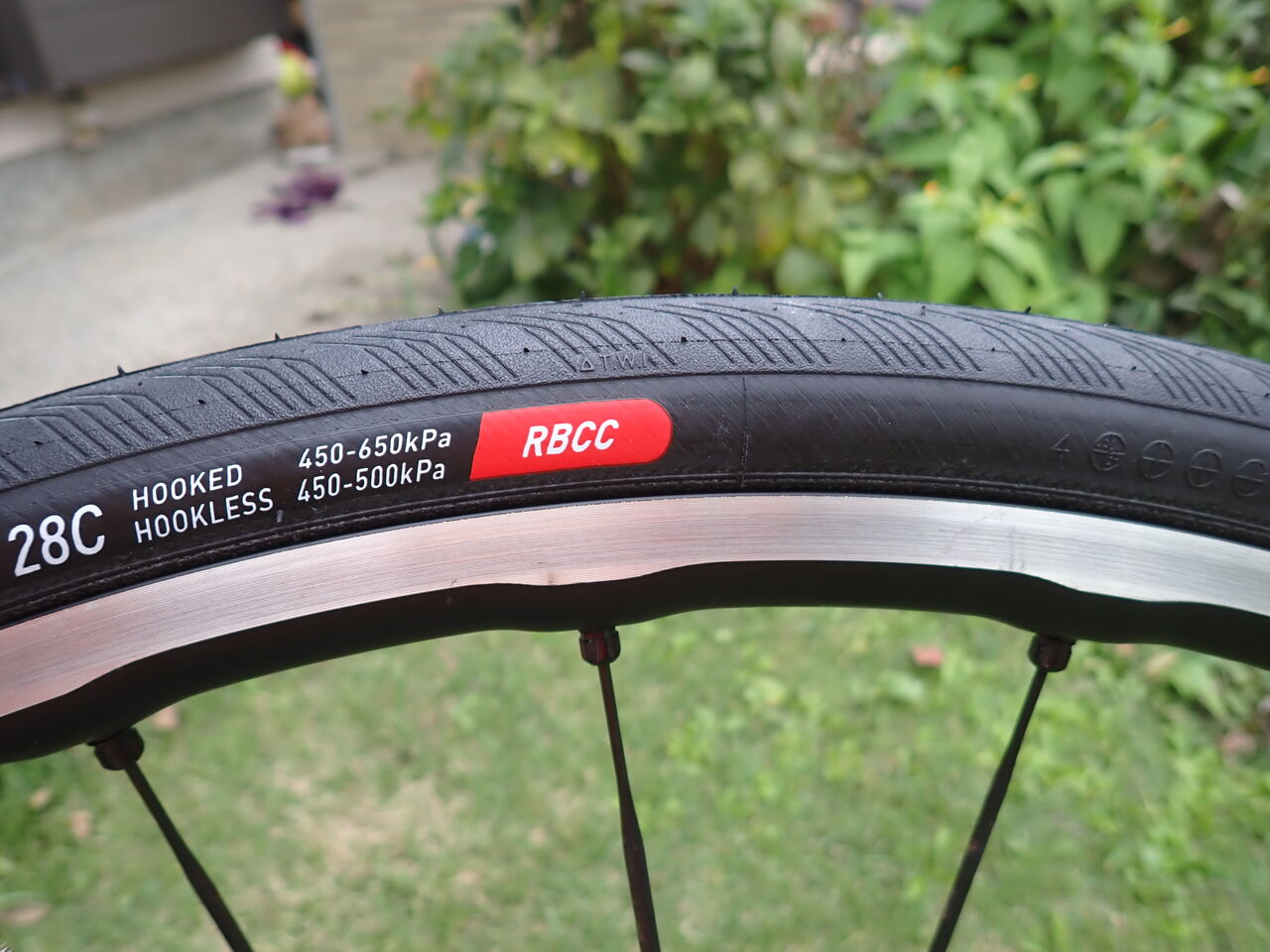 新品]IRC チューブレス タイヤ RBCC 700×28C 2本 irc