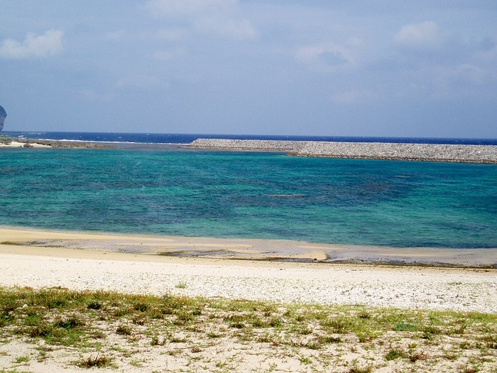 診療所前の海