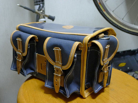 Gilles Berthoudのフロントバッグ : あじこぼたより Gilles Berthoudのフロントバッグ : あじこぼたより