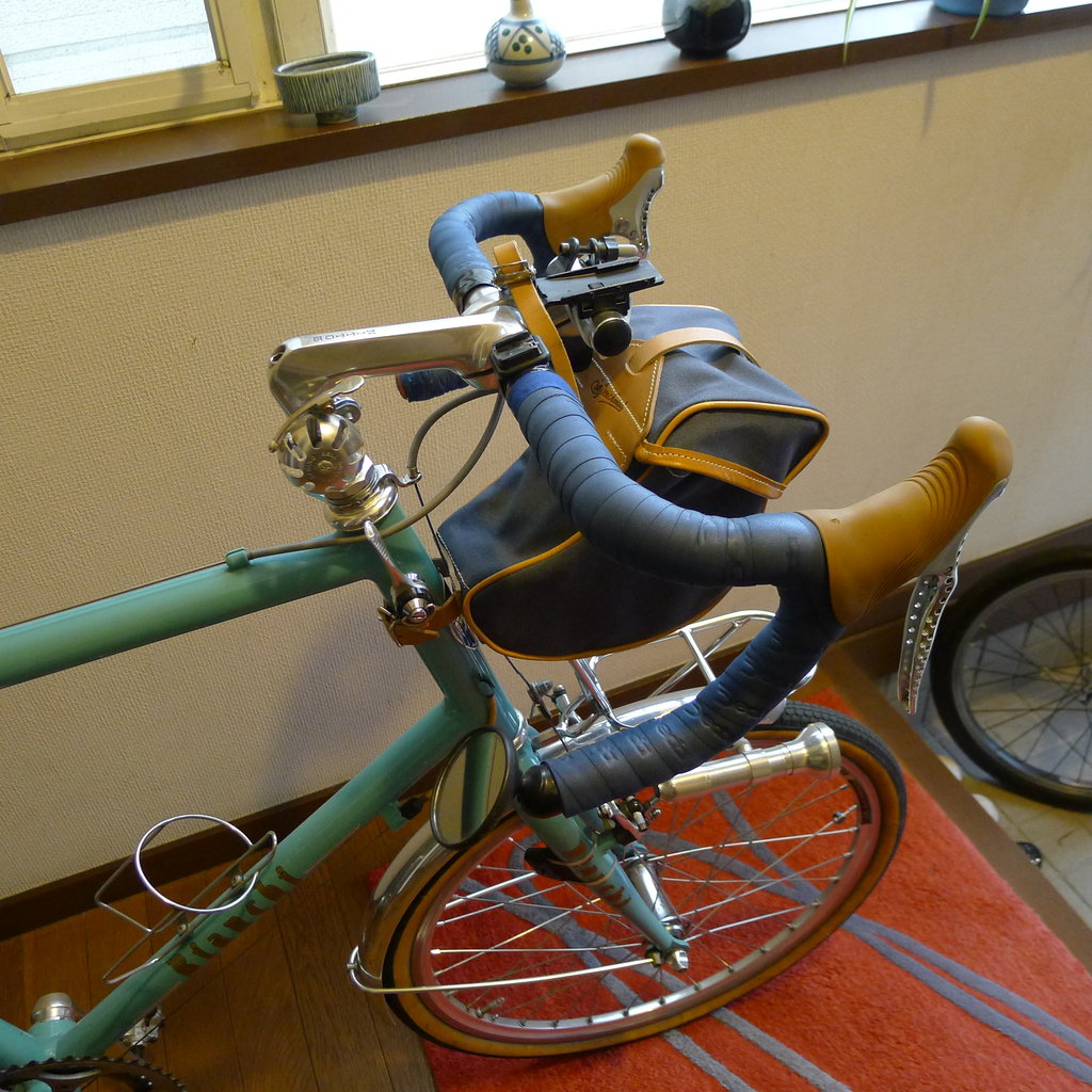 Gilles Berthoudのサドルバッグ : あじこぼたより Gilles Berthoudのサドルバッグ : あじこぼたより