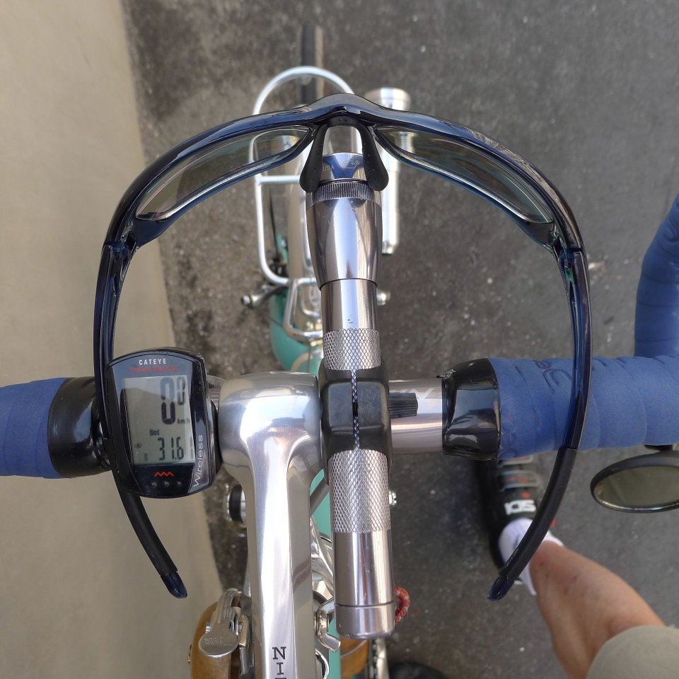 遅刻したサングラス あじこぼたより 遅刻したサングラス あじこぼたより