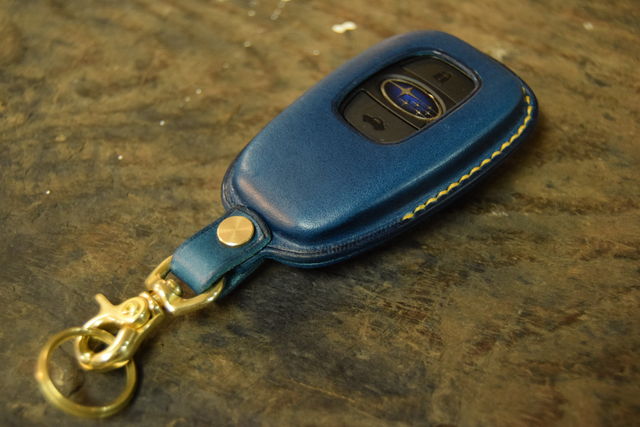 ｓｕｂａｒｕのスマートキーケース シルバー 革アクセサリー Ajina 職人ブログ