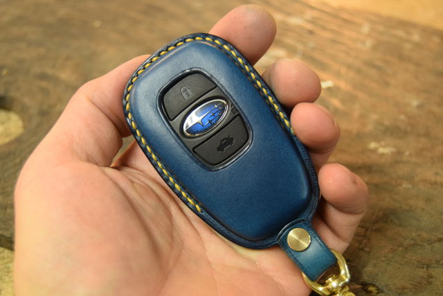 ｓｕｂａｒｕのスマートキーケース シルバー 革アクセサリー Ajina 職人ブログ