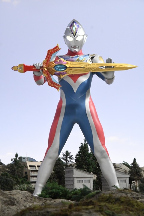 post-6384-ultraman-decker-sword-2