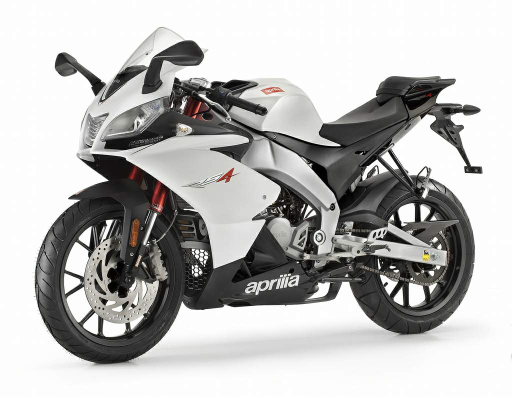 Yzf R125 Rs4 125 Gpr125を徹底比較 詳細スペック付 ありんこさん日記 Yzf R125 Rs4 125 Gpr125を徹底比較 詳細スペック付 ありんこさん日記