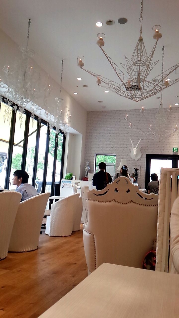 南大沢 Butterはテーマパークにありそうな可愛らしい店なのですが ヘ 飲んだり食べたり遊んだり 今日は何をしようかな 南大沢 Butterはテーマパークにありそうな可愛らしい店なのですが ヘ 飲んだり食べたり遊んだり 今日は何をしようかな