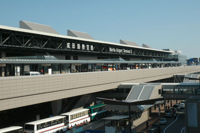 ワイ社畜歴6ヶ月、人生が嫌になり成田空港でポテトにむしゃぶりつく