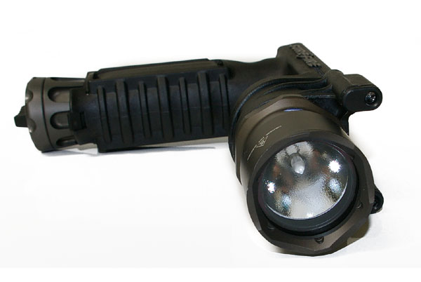 SUREFIRE M910A ヴァーティカル ウェポンライト : 目指せ!ライト ...