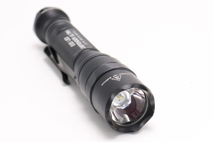 対決! SUREFIRE E2D LED DEFENDER ULTRA 対 GENTOS GF008RG 対決! SUREFIRE E2D LED DEFENDER ULTRA 対 GENTOS GF008RG