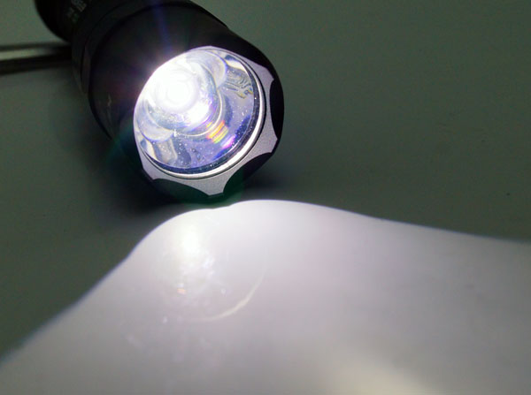 SUREFIRE (シュアファイア) E1DL-A ディフェンダー 単セル SUREFIRE (シュアファイア) E1DL-A ディフェンダー 単セル