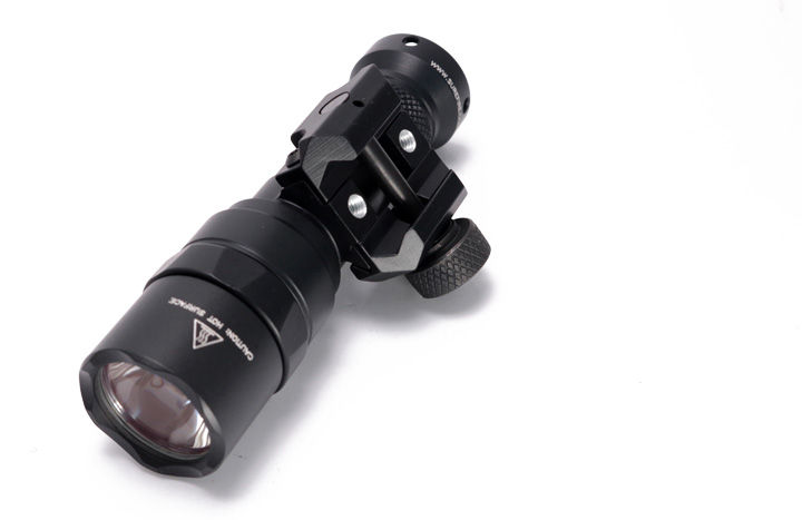 SUREFIRE (シュアファイア) M300C-Z68-BK 500ルーメンモデル SUREFIRE (シュアファイア) M300C-Z68-BK 500ルーメンモデル