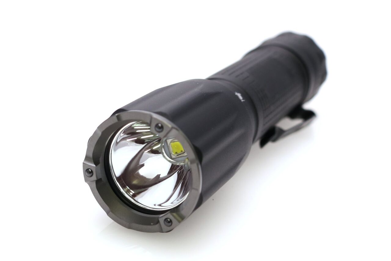 これまた面白い！リング式調光と二段式タクティカルスイッチの