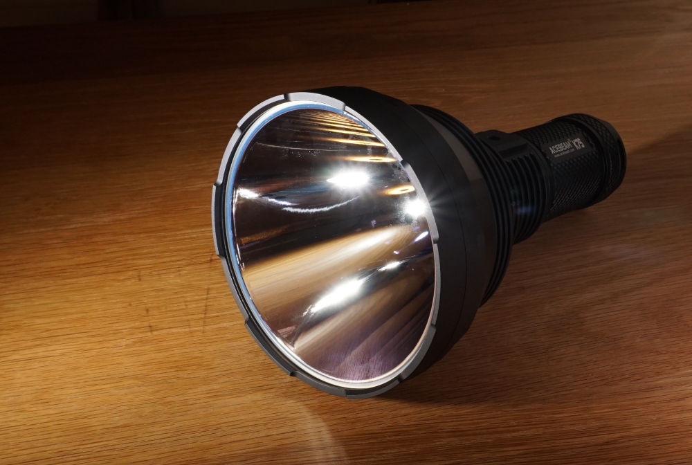 弩級の集光!配光は意外と実用的!? ACEBEAM K75 : アカリ 弩級の集光!配光は意外と実用的!? ACEBEAM K75 : アカリ