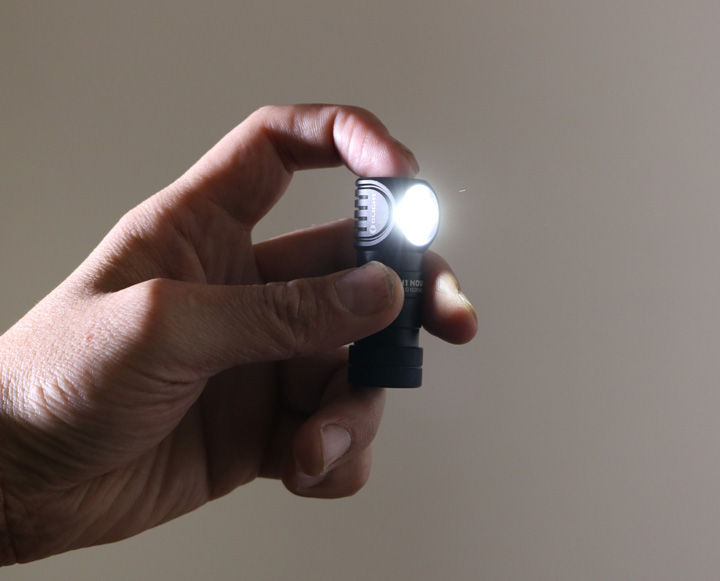 OLIGHT(オーライト) H1 NOVA LEDヘッドライト : アカリセンター OLIGHT(オーライト) H1 NOVA LEDヘッドライト : アカリセンター