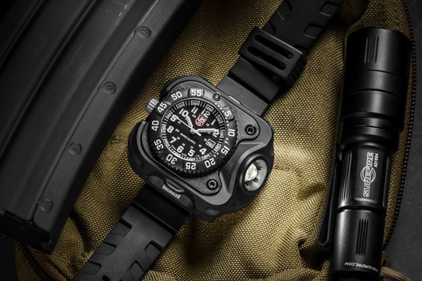 LUMINOXとSUREFIREのダブルネーム!2211-A-BK-LMX : アカリ LUMINOXとSUREFIREのダブルネーム!2211-A-BK-LMX : アカリ