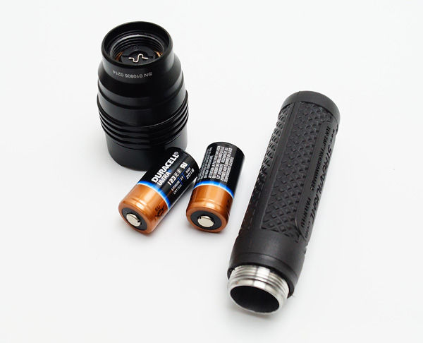 伝統のラバーグリップ！ STREAMLIGHT スコーピオン HL タクティカル