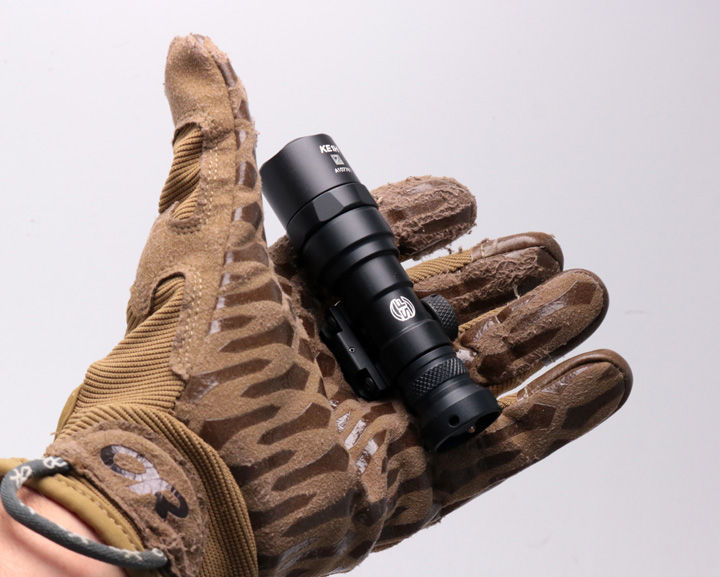 SUREFIRE (シュアファイア) M300C-Z68-BK 500ルーメンモデル SUREFIRE (シュアファイア) M300C-Z68-BK 500ルーメンモデル
