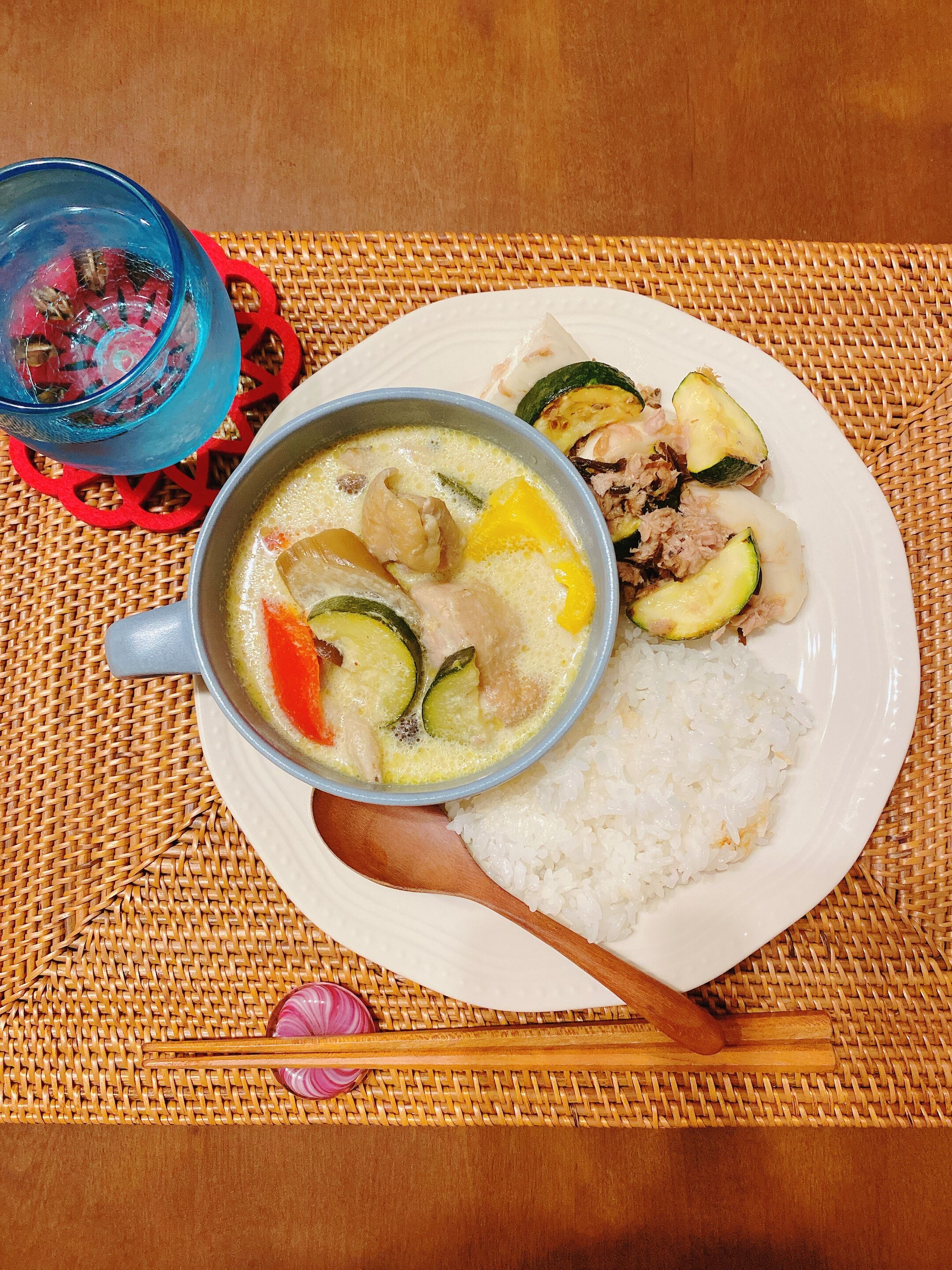 グリーンカレーの盛り付けって難しい 30代からの貯金開始日記