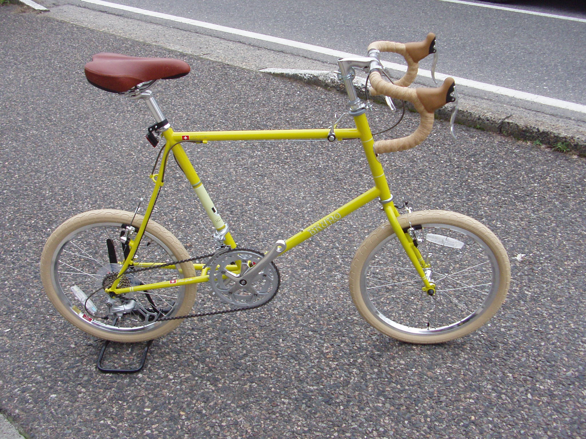 BRUNO ブルーノ　ミニベロ イエロー BRUNO ROAD MIXTEの限定カラー（イエロー） - ミニベロ (小径車