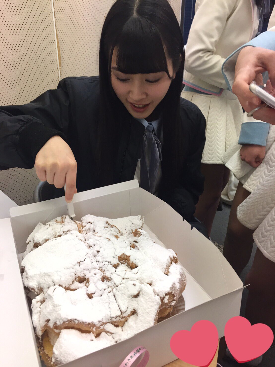 Loveまとめ速報 イコールラブ イコラブまとめサイト Love 山本杏奈 佐々木舞香が笑顔で入刀しているのは 福島県いわき市で有名な ジャンボシュークリーム イコラブ イコールラブ Loveまとめ速報 イコールラブ イコラブまとめサイト Love 山本杏奈 佐々木舞香が笑顔で入刀しているのは 福島県いわき市で有名な ジャンボシュークリーム イコラブ イコールラブ