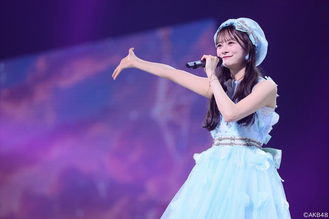 AKB伊藤百花「コンサートの時 毎回 会場に着いたら2階席やアリーナ席の端に座り客席からどう見られているか研究してる」【AKB48いともも】