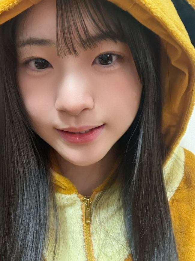 大天使・22期生前田衣澄ちゃんの自撮りが透明感半端ない件！！【AKB48研究生いず】