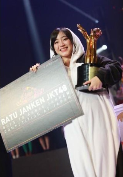 2016y08m21d_202751972