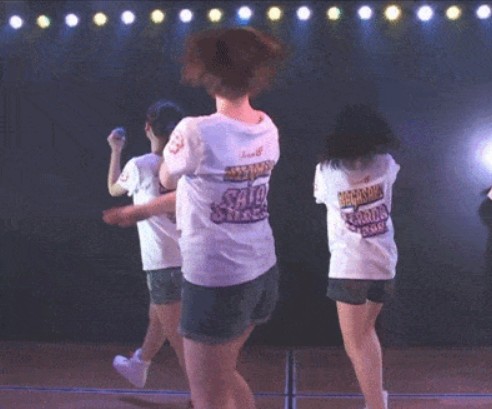 2017y05m08d_000716144