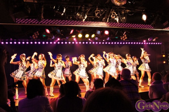 img20111010akb48team4stage15