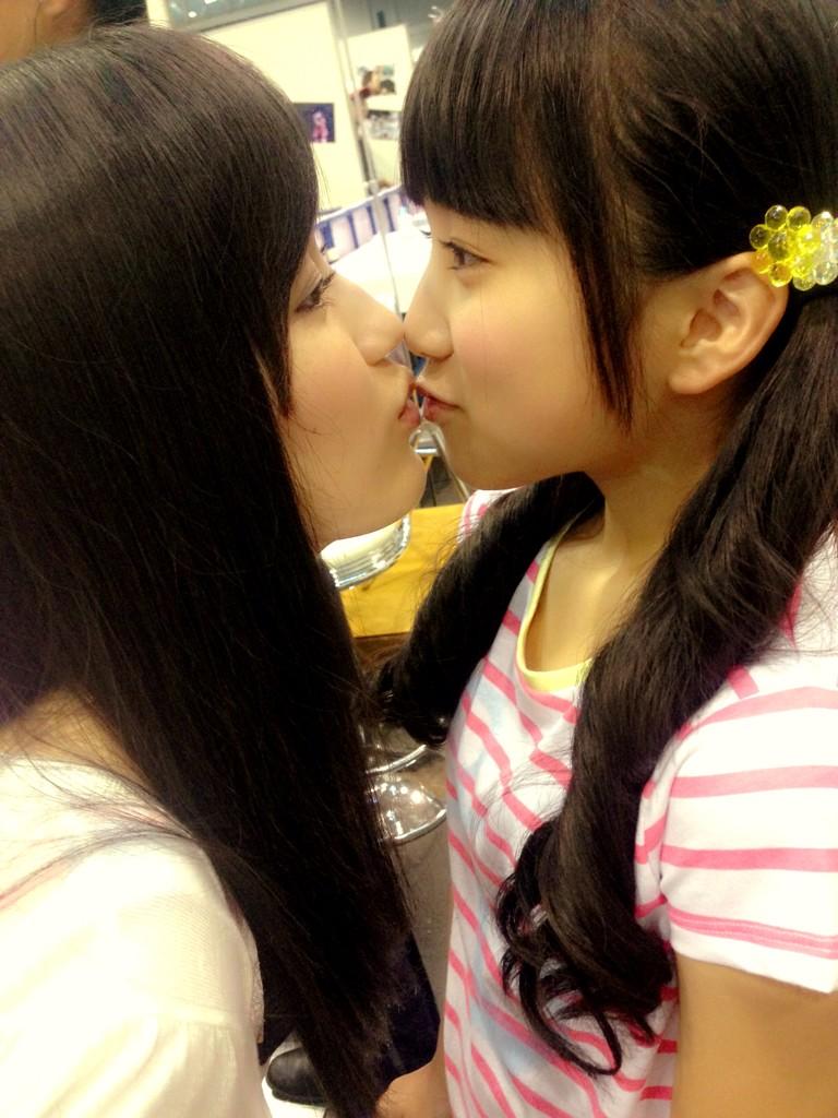 Akb48渡辺麻友とhkt48矢吹奈子のキス画像 Akb48まとめんばー