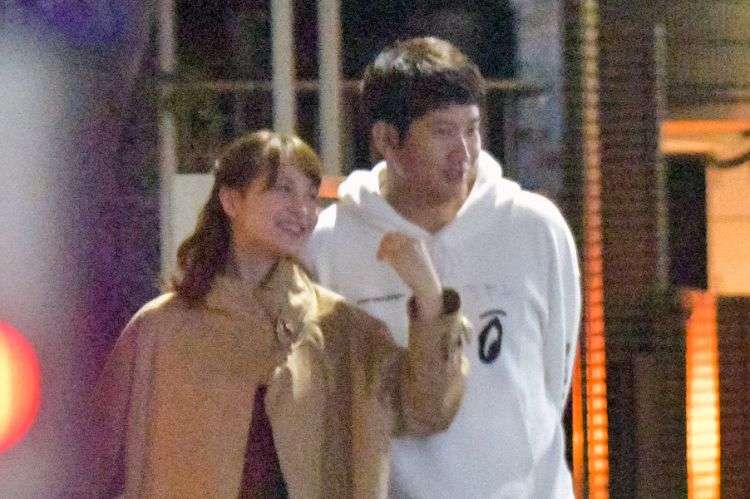 巨人 菅野智之 モデル野崎萌香と交際 深夜の腕組みデート ゴシップごりごり速報
