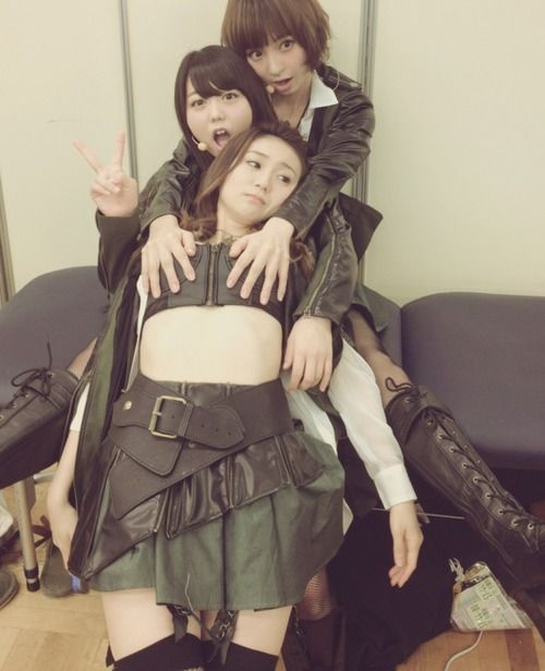 悲報 大島優子のおっぱいが揉まれる Akb48えもーしょん