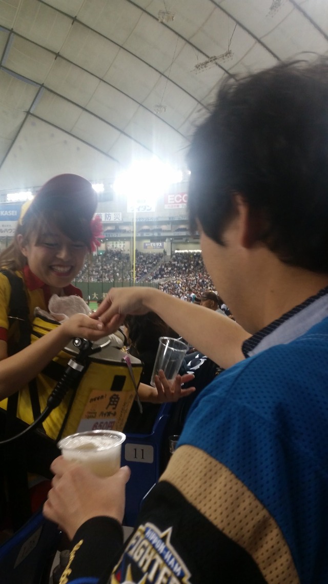 CiLg3EQUoAMmpjR_orig