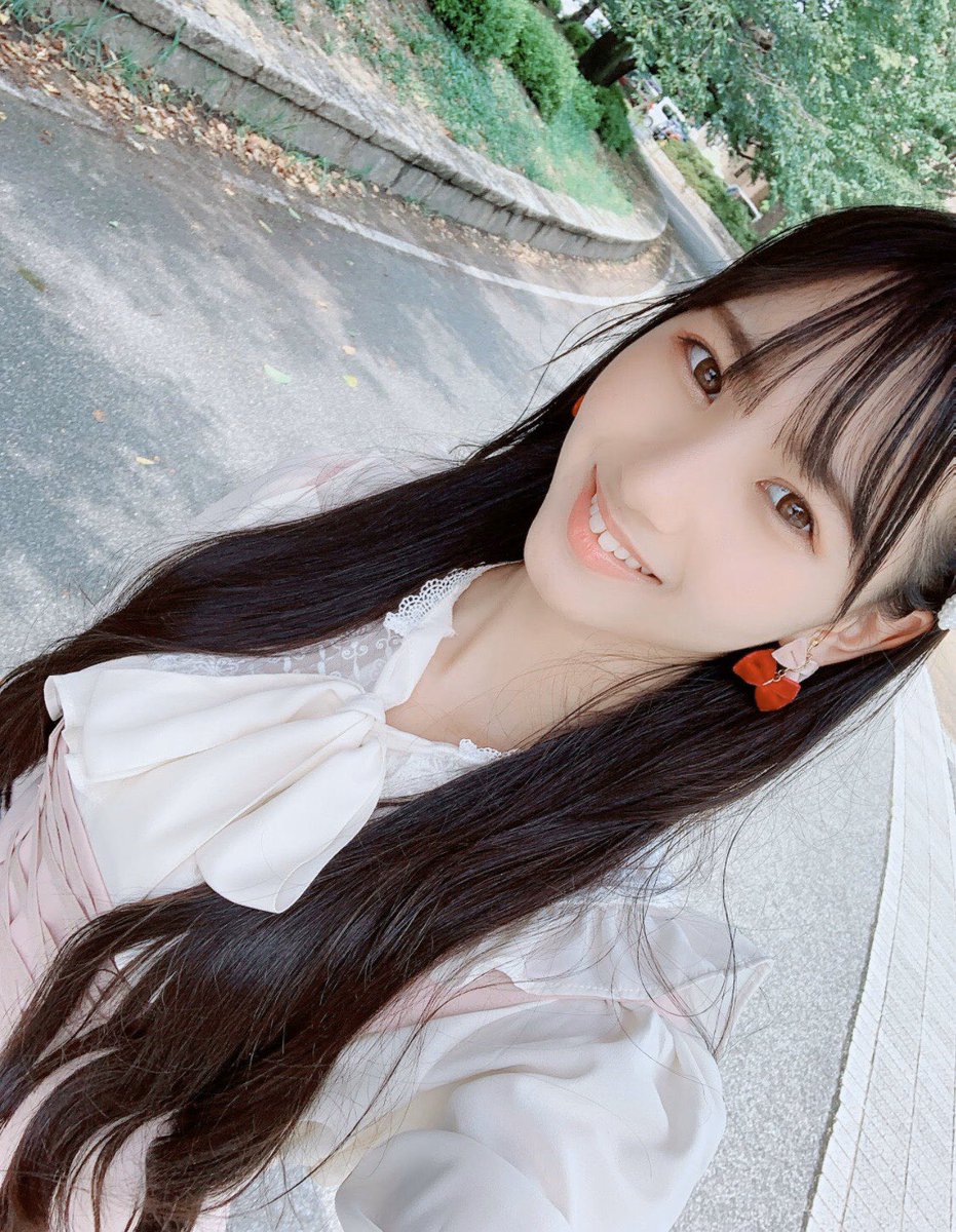 公園ショットの末永桜花ちゃん かわいい いいおーちゃん Ske48箱推し