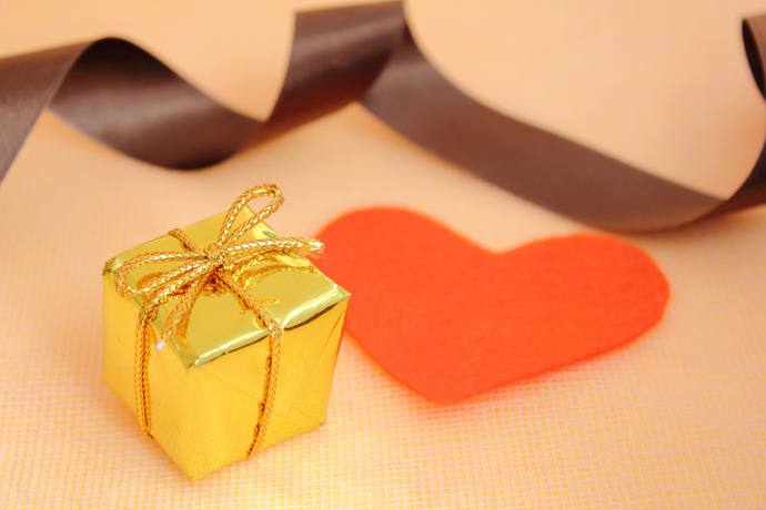 1313_heart_box_ribbon2