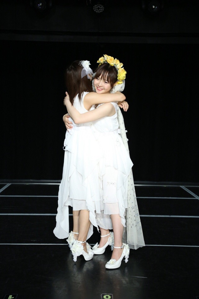 CjxouPcUkAAr-XF_orig