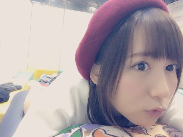 CYVCom-UkAABpoT_orig