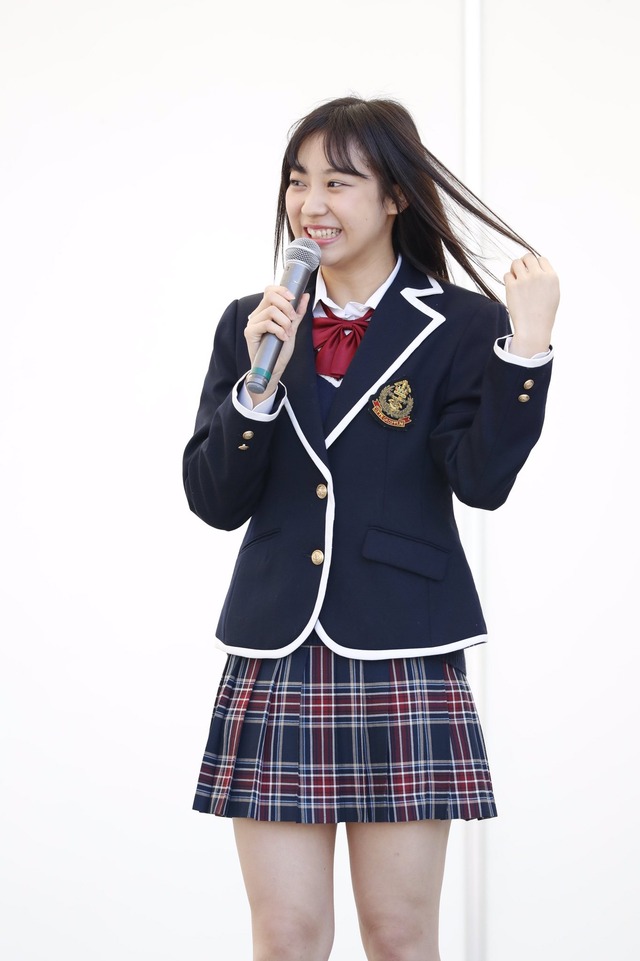 CwTkN_TUQAE1htE_orig