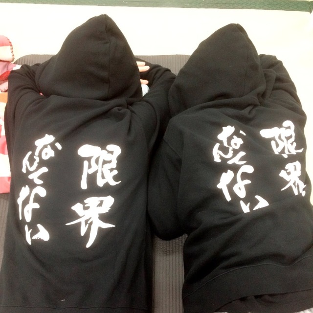 CgjRe-uUgAAXZ7s_orig