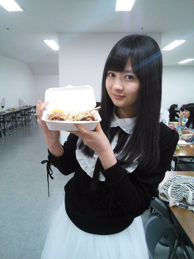 CYRKQkoVAAAWYsX_orig