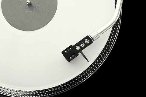 turntable-2157300_640