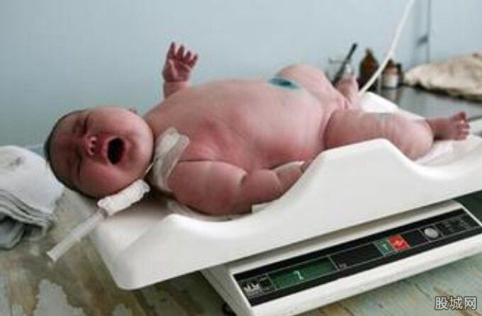 オーストラリアで体重２７２ｋｇの女性が体重１８ｋｇの超巨大児を出産 １８ｋｇ ６歳児の体重に相当 芸能速報