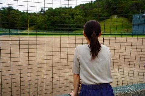 【悲報】橋本環奈さん、大好きな巨人戦で素のリアクションを出した結果・・・