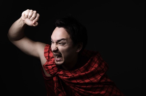 Max_EzakiDSC_0290_TP_V