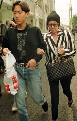 E6B7A1E8B7AFE681B5E5AD90E38080E4BA95E794B0E593B2E58FB2