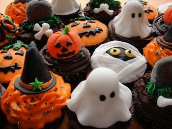 40590-Sweet-Halloween-Treats-350x262